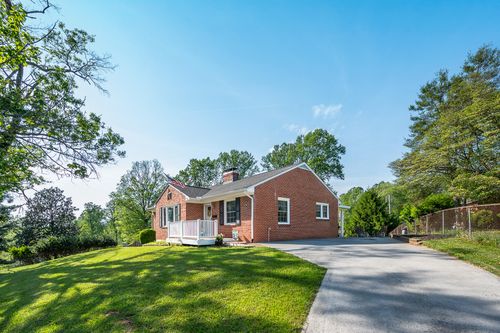 1235 Ashland Cir, Bedford, VA, 24523-1309 | Card Image