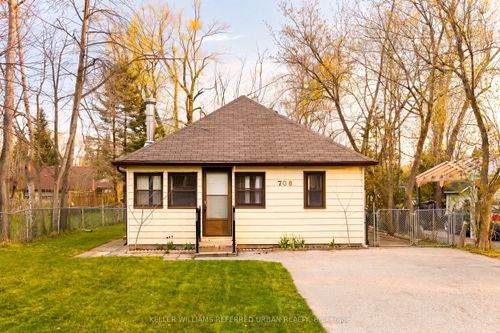 706 Chestnut St, Innisfil, ON, L9S2H8 | Card Image
