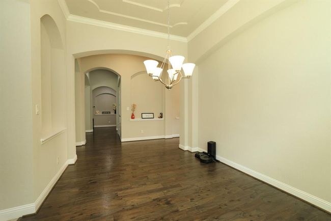 Crown molding and wood floors | Image 8