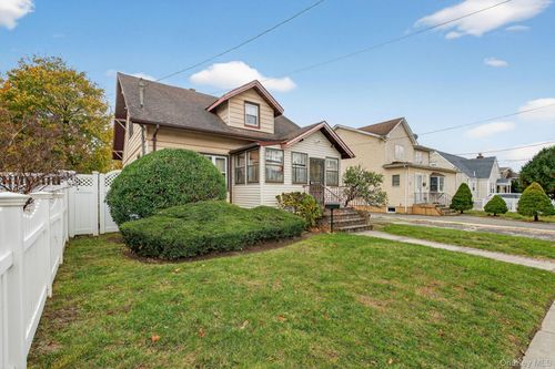 82 E Clinton Ave, Roosevelt, NY, 11575-1109 | Card Image