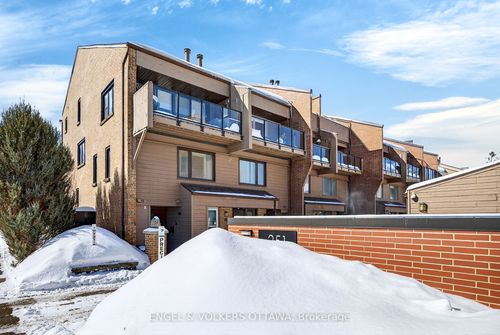 8-251 Bruyere St, Ottawa, ON, K1N5E5 | Card Image