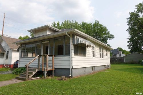 1586 E North St, Galesburg, IL, 61401-4130 | Card Image