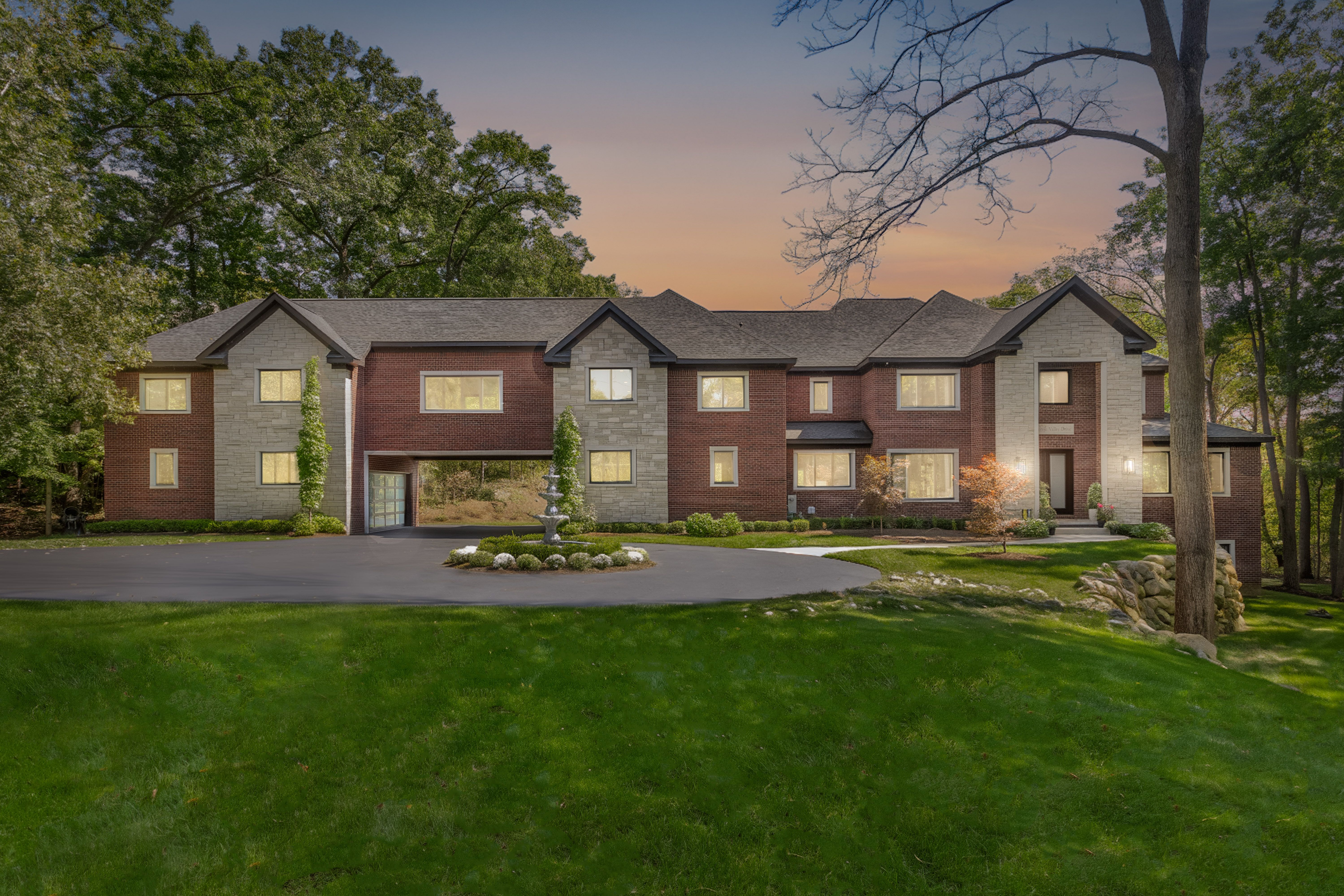 Forest Valley Dr, Clarkston, MI 48348