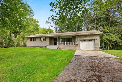 N520 River Drive, Menominee, MI, 49858 | Card Image