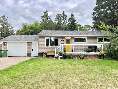 111 Lincoln Ave, Yorkton, SK, S3N2H1 | Card Image