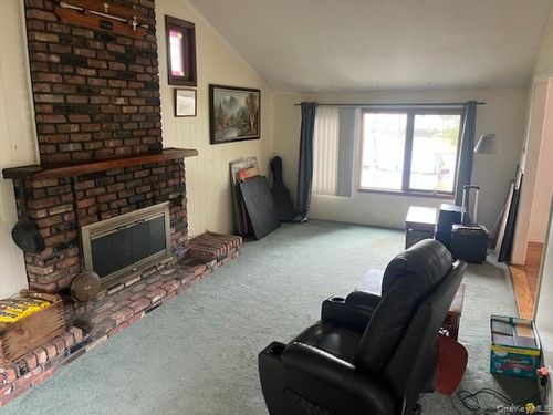 18 Bonnybill Dr, Centereach, NY, 11720-3036 | Card Image