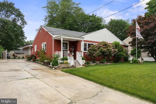 944 Woodlane Rd, MOUNT HOLLY, NJ, 08060-1250 | Card Image