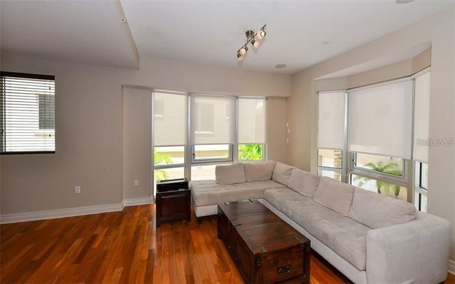 Living Room | Image 15