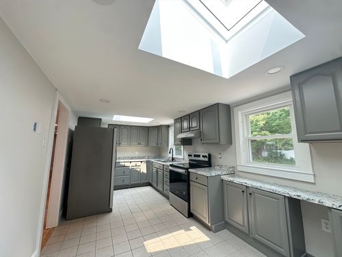 33 Park Dr, Acushnet, MA, 02743-1868 | Card Image