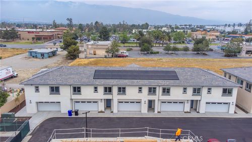 8185 Amerena Way, Fontana, CA, 92335-4062 | Card Image