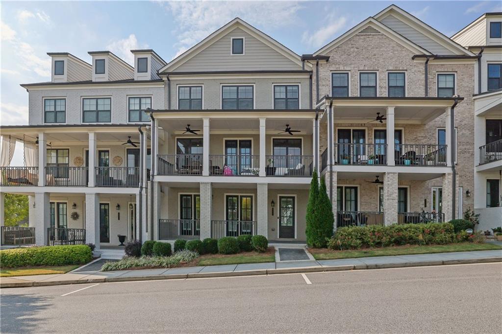 Harlow Cir, Roswell, GA 30076