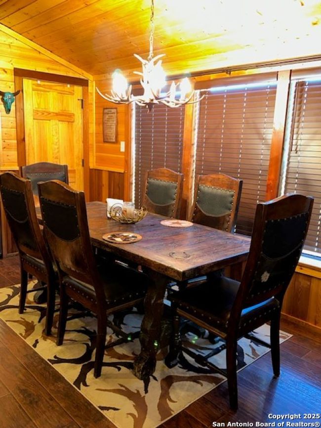 527 Sd 74100, Home with 3 bedrooms, 3 bathrooms and null parking in Rocksprings TX | Image 20