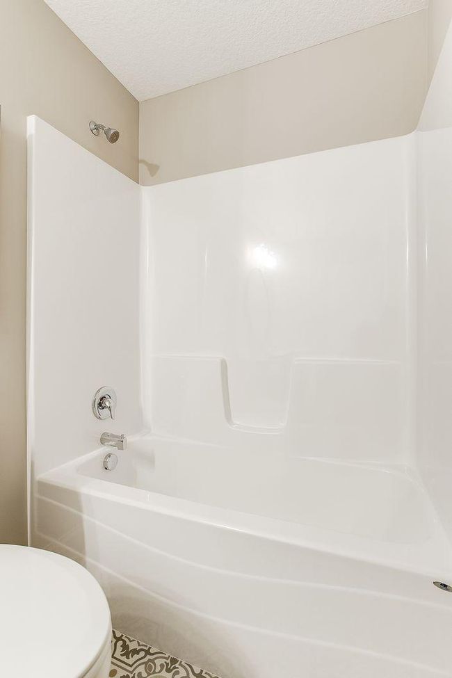 Tub and shower combo (pic from a previous model).jpg | Image 17