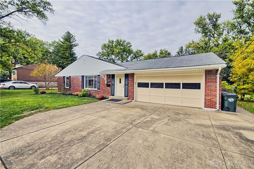 144 Upper Hillside Dr, Bellbrook, OH, 45305-2123 | Card Image