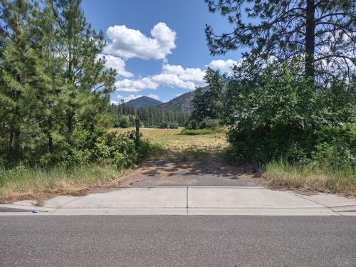 xx N Ehorn Ln, Chewelah, WA, 99109 | Card Image