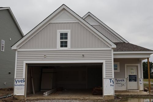 5810 Creekview Dr, Powell, OH, 43065 | Card Image
