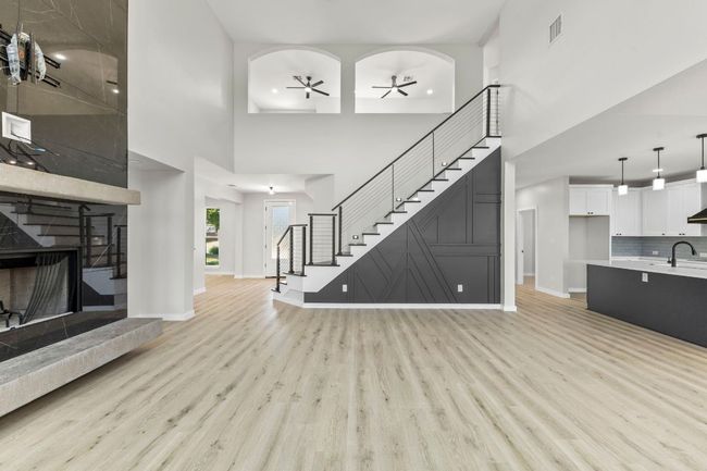 Light, bright & open floorplan | Image 9