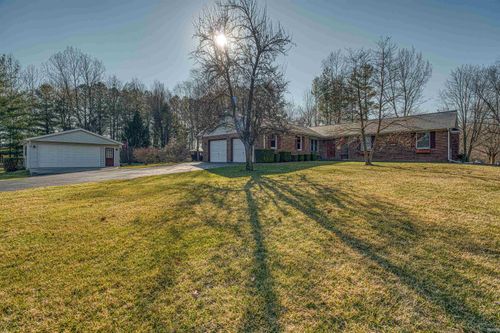 1879 W 3rd St, Jasper, IN, 47546-9589 | Card Image