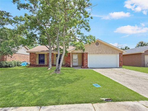 310 Foxcroft Dr, Slidell, LA, 70461-3417 | Card Image