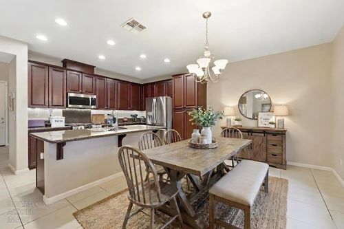 9532 Moss Hill Way, Sacramento, CA, 95829-9363 | Card Image