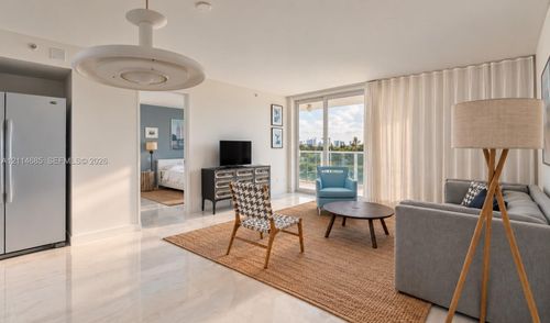 704-1035 West Ave, Miami Beach, FL, 33139-4751 | Card Image