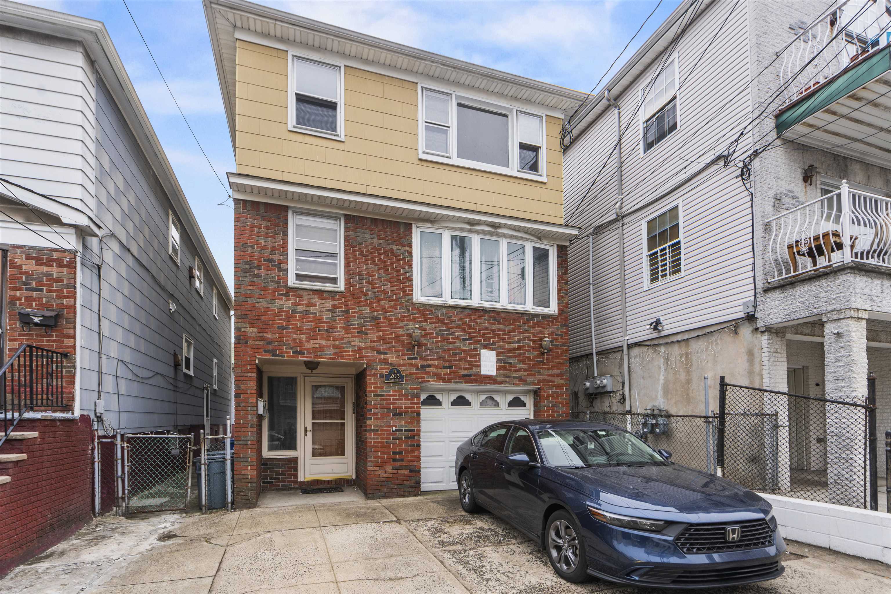 Residential Lease in JC, Heights