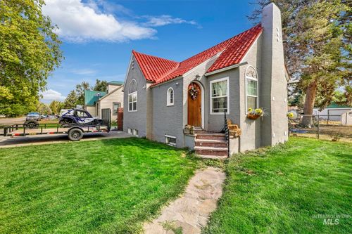 602 4th Ave E, Gooding, ID, 83330-1403 | Card Image