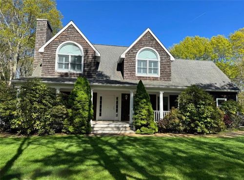 4 Bennett Dr, East Quogue, NY, 11942-4129 | Card Image