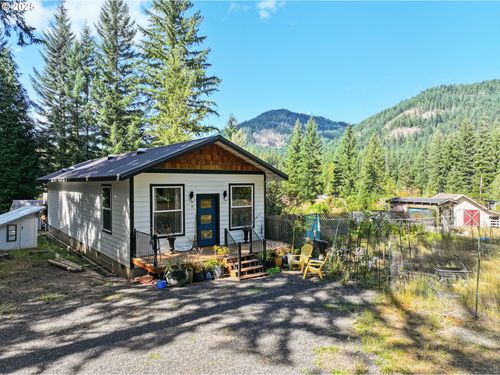 11 Edgewater Dr, Carson, WA, 98610-3134 | Card Image