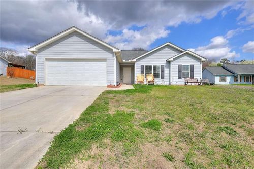 39 Gray Field Ct, Jefferson, GA, 30549-3704 | Card Image