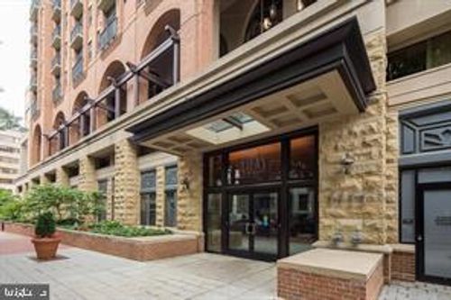 622-1111 25th St Nw, WASHINGTON, DC, 20037-1577 | Card Image