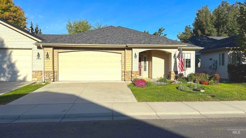 336 S Golden Eagle Ln, Eagle, ID, 83616-6077 | Card Image