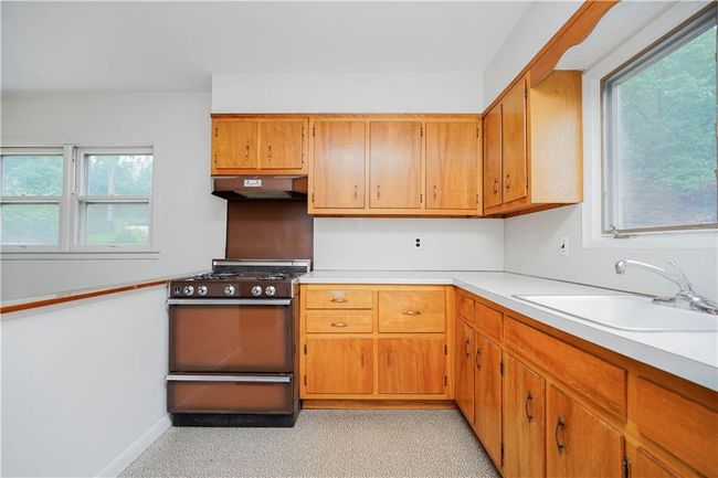 60 Cedar Ter, Home with 5 bedrooms, 2 bathrooms and null parking in Staten Island NY | Image 22
