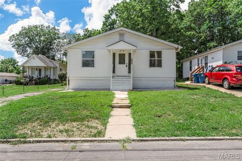 2327 Gaebler Ave, Saint Louis, MO, 63114-3619 | Card Image