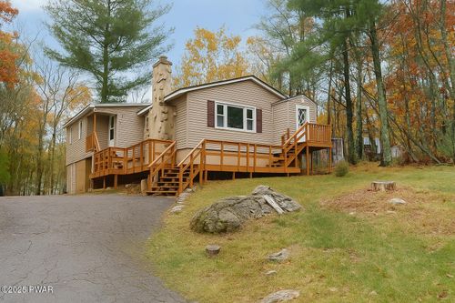 113 Lancet Cir, Dingmans Ferry, PA, 18328-3426 | Card Image