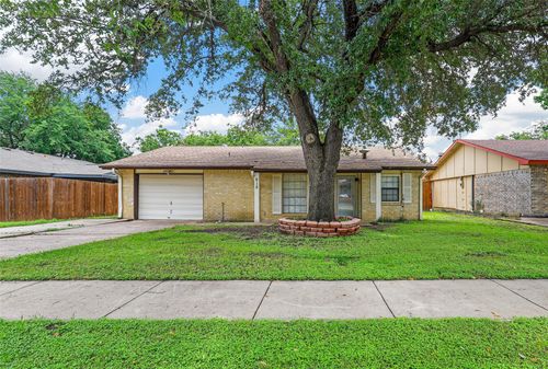 615 Hillcrest St, Mansfield, TX, 76063-2162 | Card Image