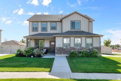 231 N 750 W, Springville, UT, 84663-5632 | Card Image