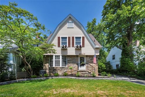 20417 Almar Dr, Shaker Heights, OH, 44122-3801 | Card Image