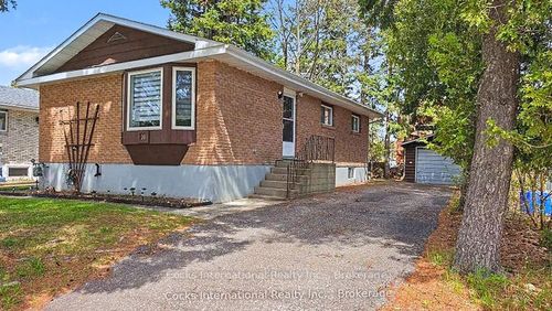 36 Susan St W, Huntsville, ON, P1H1X2 | Card Image