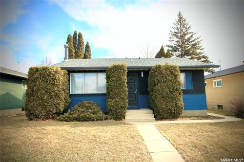 3342 Diefenbaker Dr, Saskatoon, SK, S7L4Z4 | Card Image