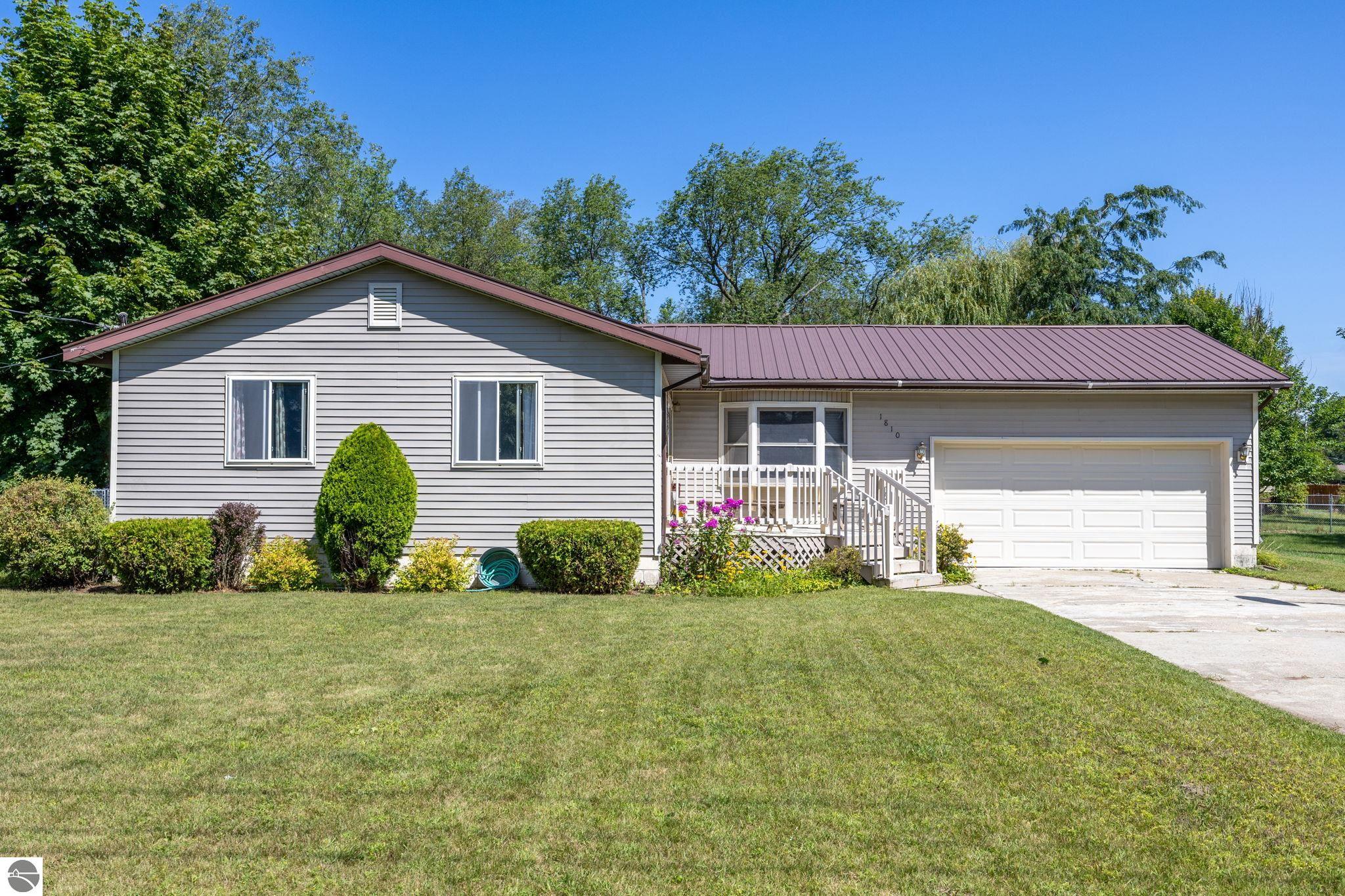 Shadyside Dr, Cadillac, MI 49601