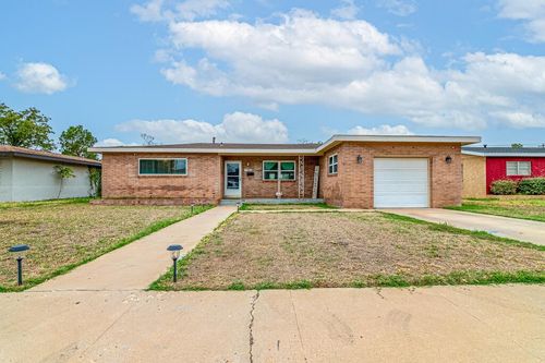 2913 Nabors Ln, Odessa, TX, 79762-7948 | Card Image
