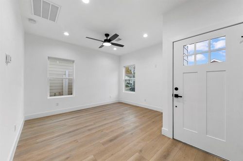 2801 Nettleton St, Houston, TX, 77004-3324 | Card Image