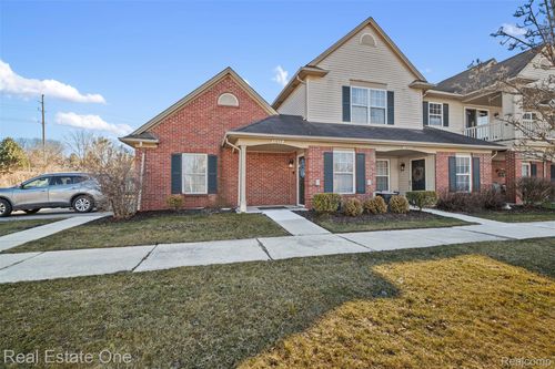 21628 Majestic Dr, Trenton, MI, 48183-7622 | Card Image