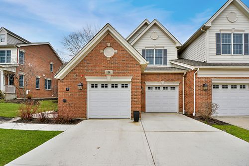 9 Red Tail Dr, Hawthorn Woods, IL, 60047-8434 | Card Image