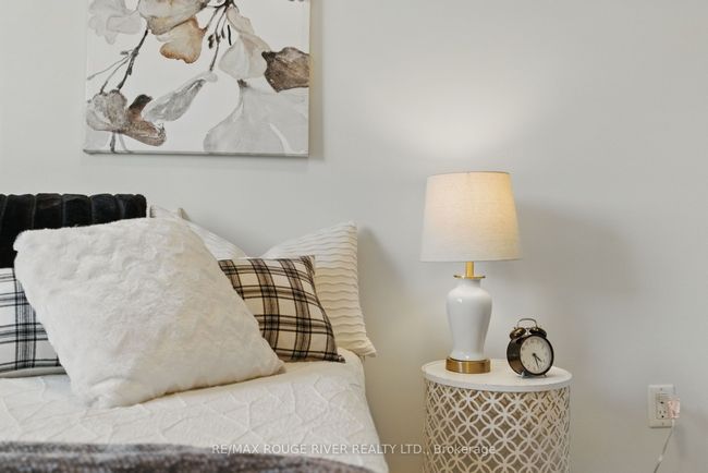 4 Prospect Way, House attached with 3 bedrooms, 3 bathrooms and 1 parking in Whitby ON | Image 33