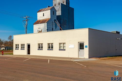 121 N Main St Street, Salem, SD, 57058 | Card Image