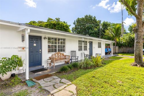 3960 Ne 8th Ave, Oakland Park, FL, 33334-3002 | Card Image