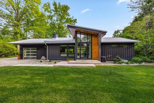 16128 Walnut Ct, Three Oaks, MI, 49128-9551 | Card Image