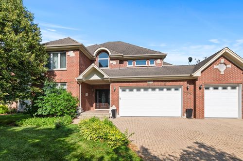 7715 Virginia Ct, Willowbrook, IL, 60527-2617 | Card Image